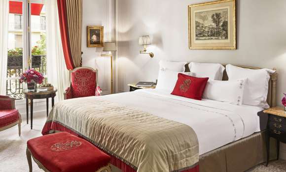 Deluxe Suite – Avenue Montaigne View