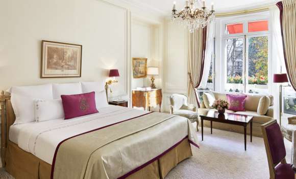 Junior Suite – Avenue Montaigne View