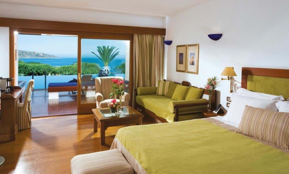 Deluxe Rooms SPA Sea View Sharing a Pool