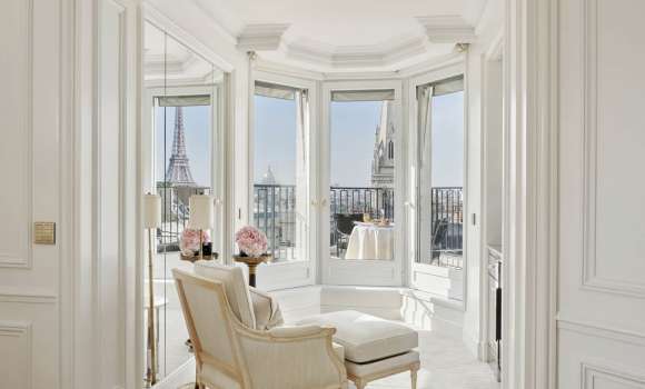 Eiffel Tower Suite