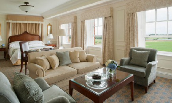 Oliver King Parlour Suite