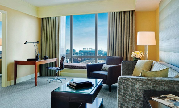 Superior Four Seasons Executive Suite