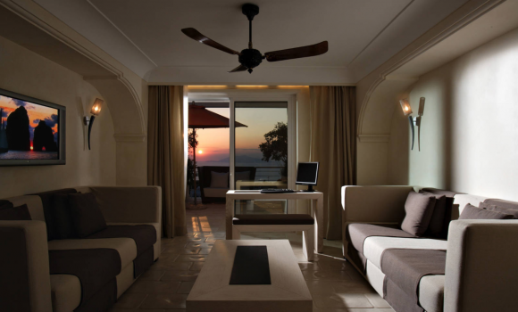 Callas Suite Sea Side with Plunge Pool