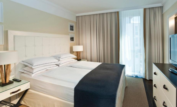 Grand Lake Suite