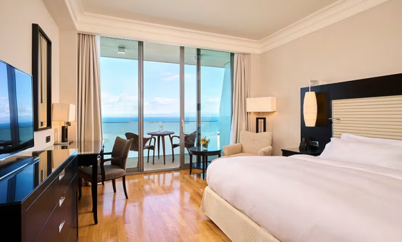 Deluxe Seafront View Room