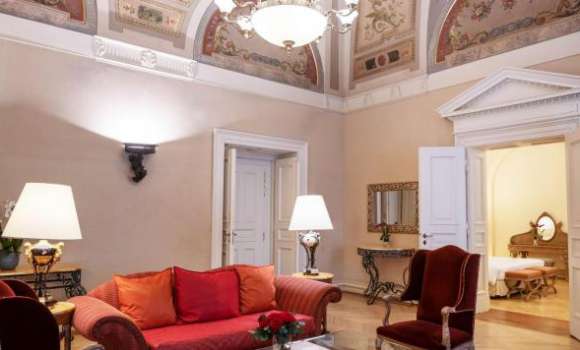 Carlo IV Suite