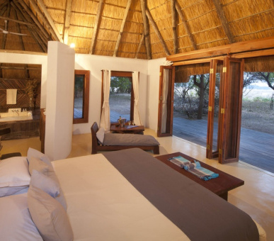 Фото Luangwa River Lodge (Замбия, Национальный парк Южная Луангва) 17