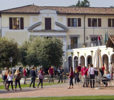 Photo TASIS - The American School in Switzerland (Швейцария, Школы) 1