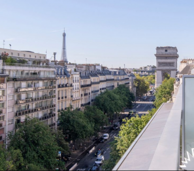 Renaissance Arc De Triomphe