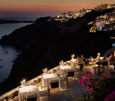 Canaves Oia Suites