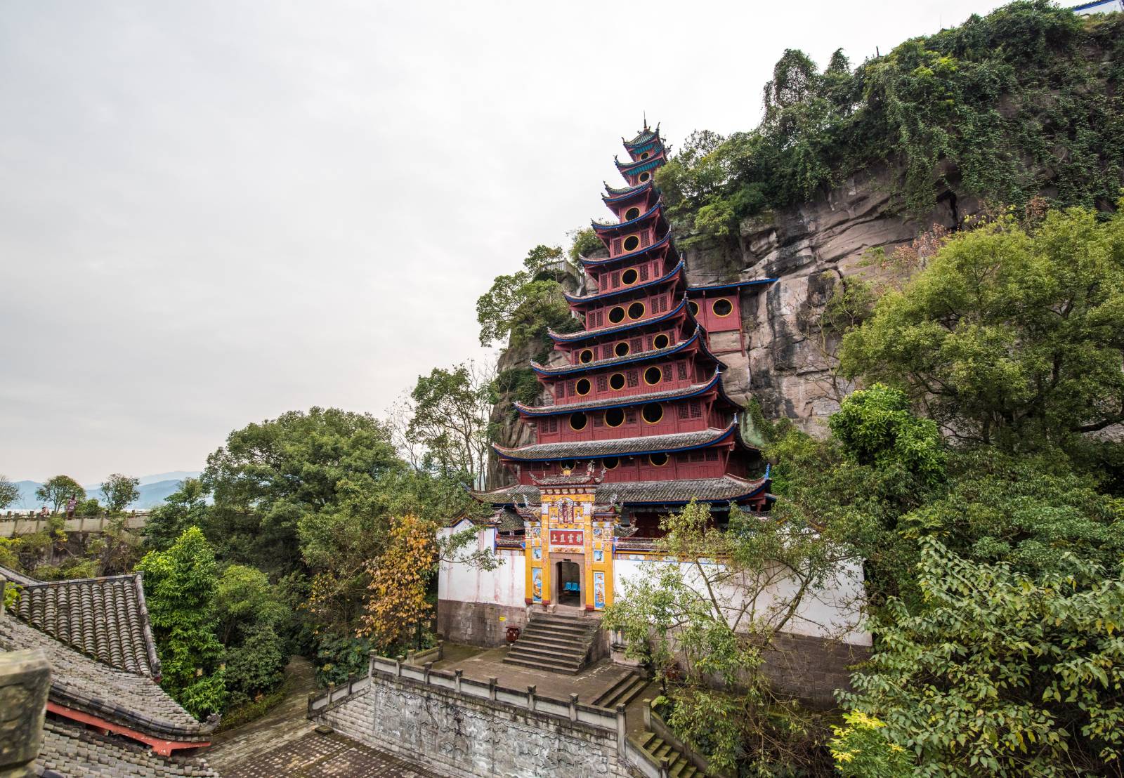 Following the River: Cruises on the Amazon, Yangtze, Nile and Zambezi